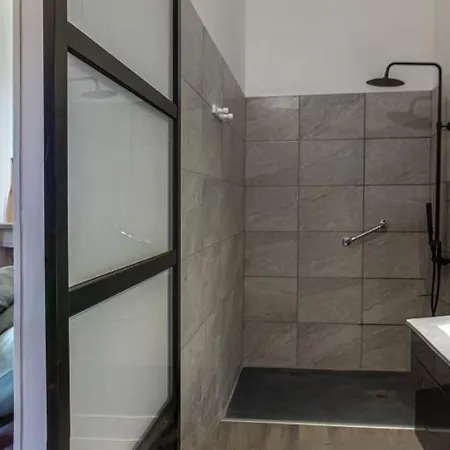 D'hôtes Les Jardins De Marie, Sci Charles Iii Couette-café 2*