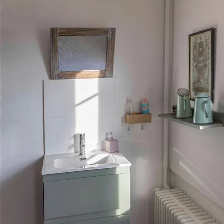 D'hotes Les Jardins De Marie, Sci Charles Iii 2* بيرناي