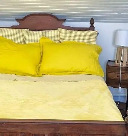 D'hotes Les Jardins De Marie, Sci Charles Iii Bed & Breakfast